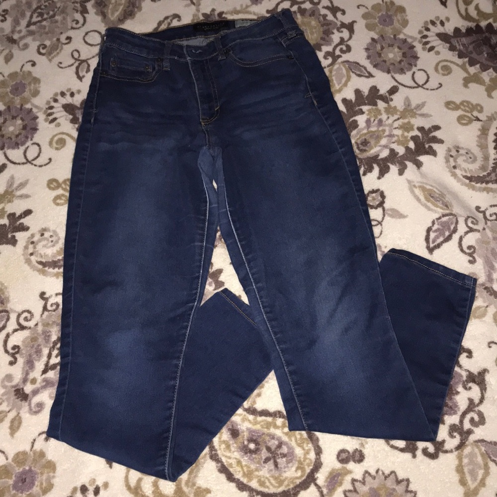 Medium Wash - Picture 3 of 3